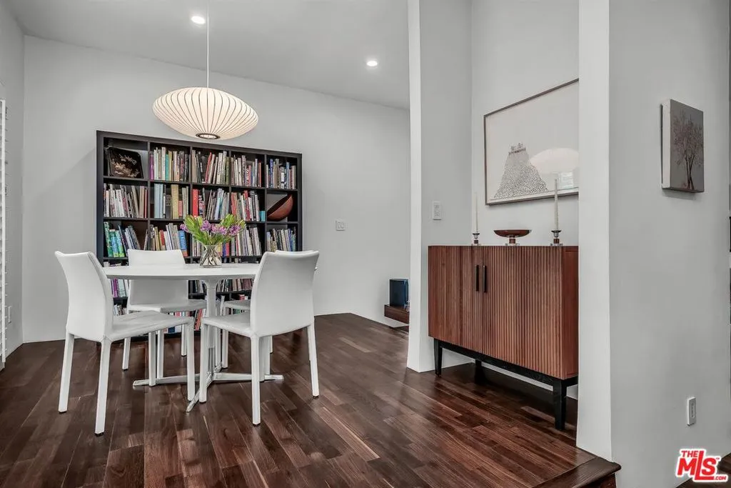 2332 Fox Hills Drive 205, Los Angeles, California 90064 home-pic-2